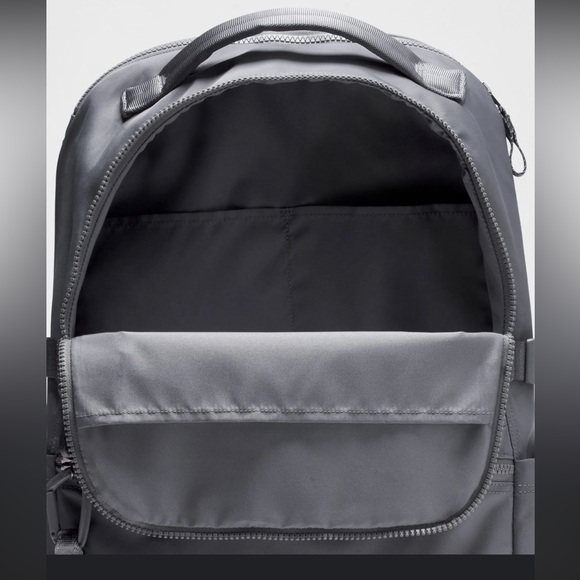 Lululemon Crew Backpack 22L Black EUC - Picture 4 of 7